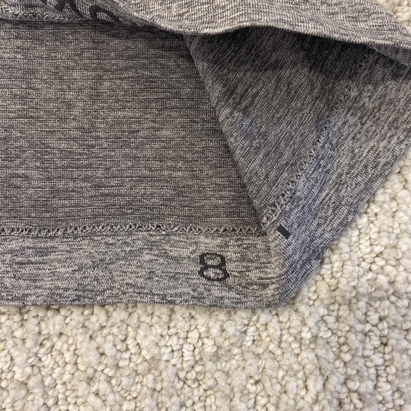 Gray Lululemon size 8 swiftly tech - Picture 2 of 3